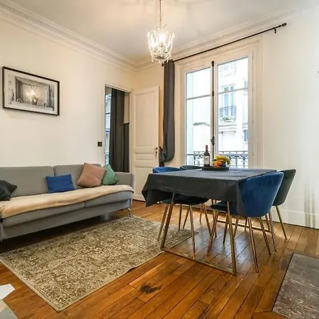 Apartment Unique 16th Arrondissement Paris