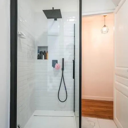 Unique 16th Arrondissement Apartment