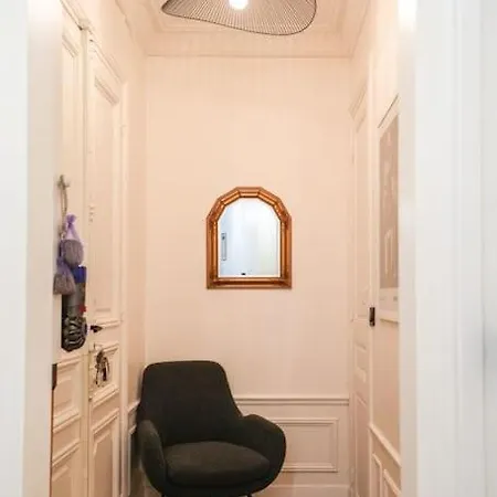Unique 16th Arrondissement