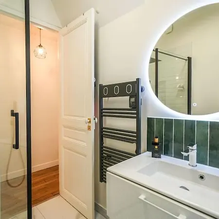 Unique 16th Arrondissement Apartment