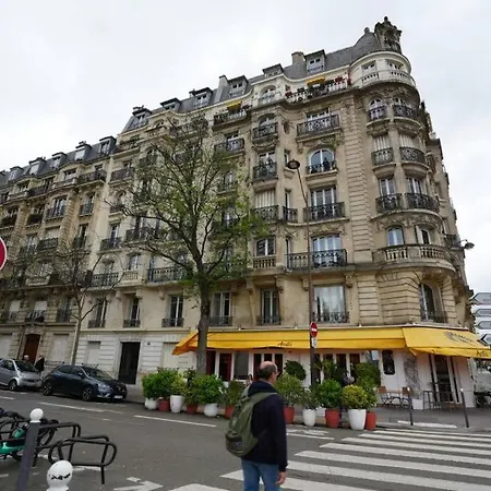 Unique 16th Arrondissement Apartment Paris